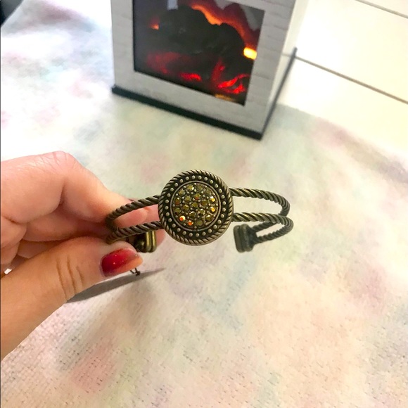 Paparazzi cuff bracelet
